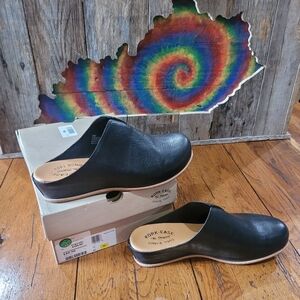 Kork Ease, size 10 M, black slip-on clogs never worn.